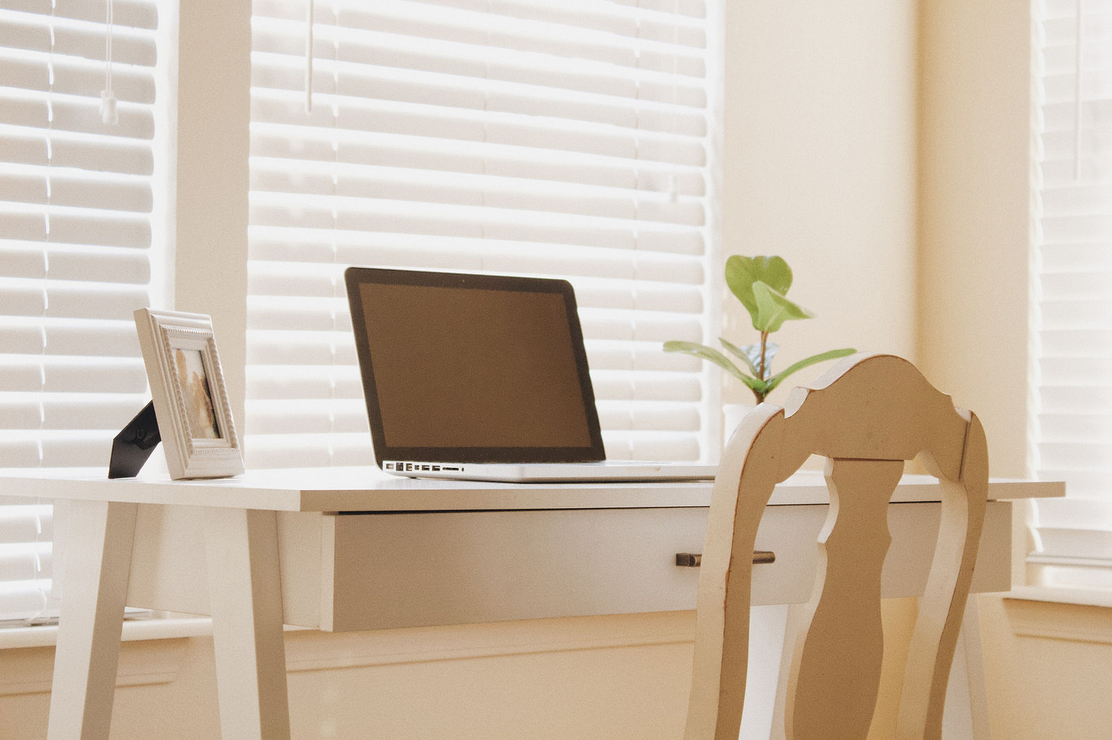 Home Desk Laptop